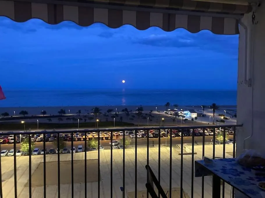 Vistas Frontales Al Mar Apartment Empuriabrava Spain